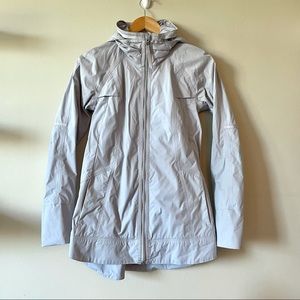 SALE Lululemon Fo Drizzle rain jacket, EUC